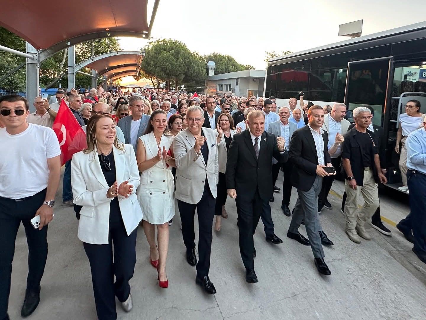 CHP'li Belediye Başkanları ve Yöneticilerinin Birlikte Toplanması