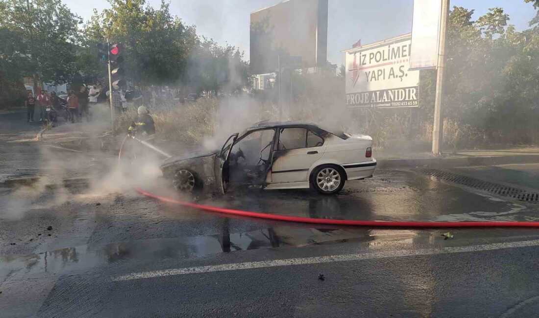 Çorlu’da seyir halindeyken yanan LPG’li otomobil büyük hasar gördü. Olayla