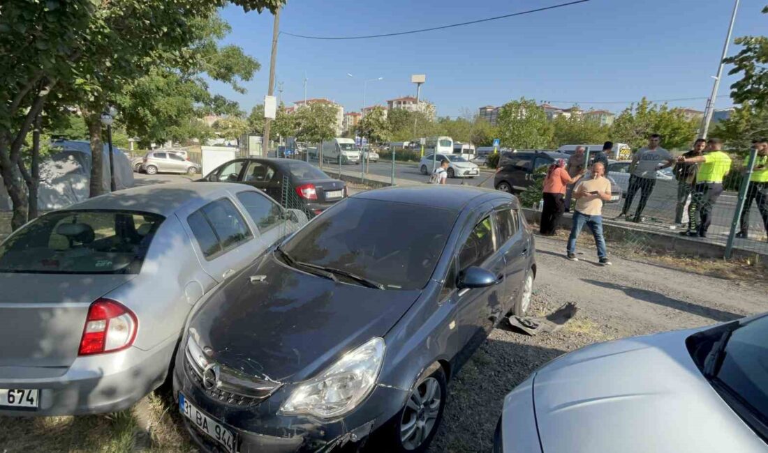 Çorlu’da trafik kazası: otomobil yoldan çıkarak bahçeye uçtu. Detaylar ve