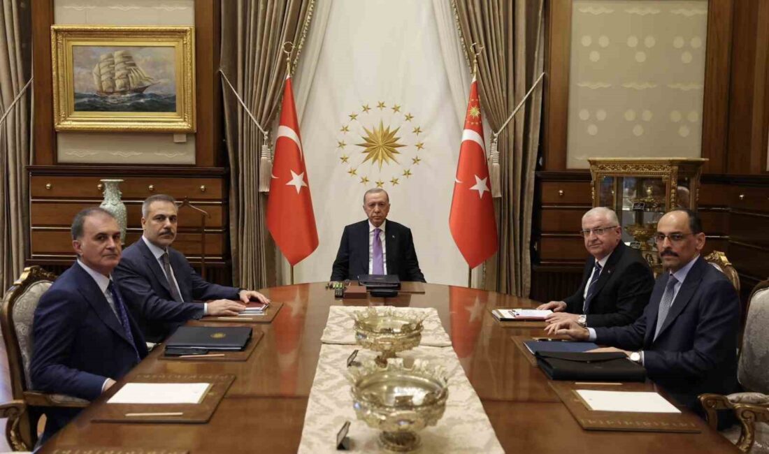 Cumhurbaşkanı Recep Tayyip Erdoğan başkanlığında, Cumhurbaşkanlığı Külliyesi’nde güvenlik toplantısı gerçekleştirildi.