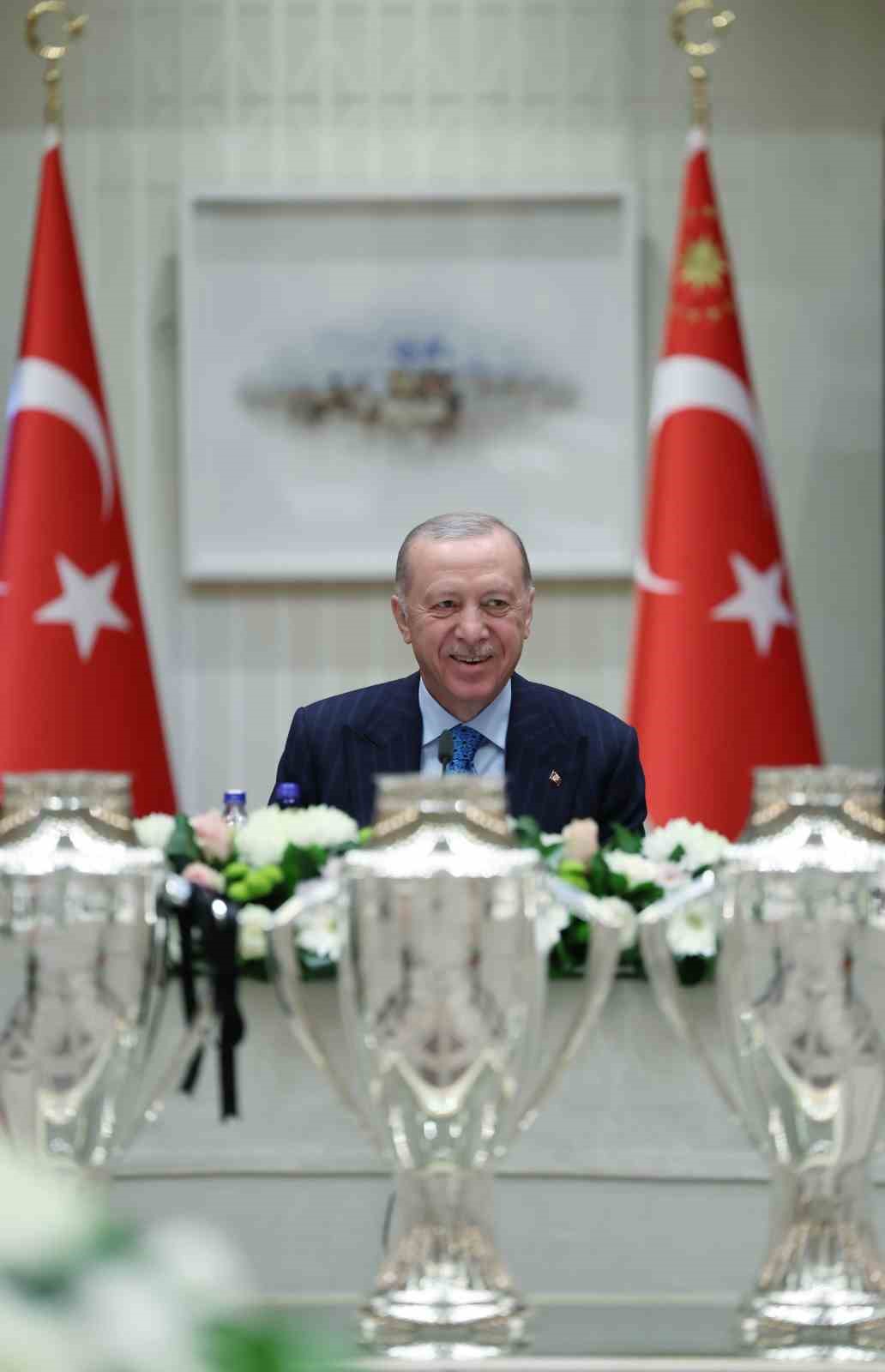 Cumhurbaşkanı Erdoğan, Süper Lig'e Yükselen Takımların Başkanlarıyla Bir Araya Geldi