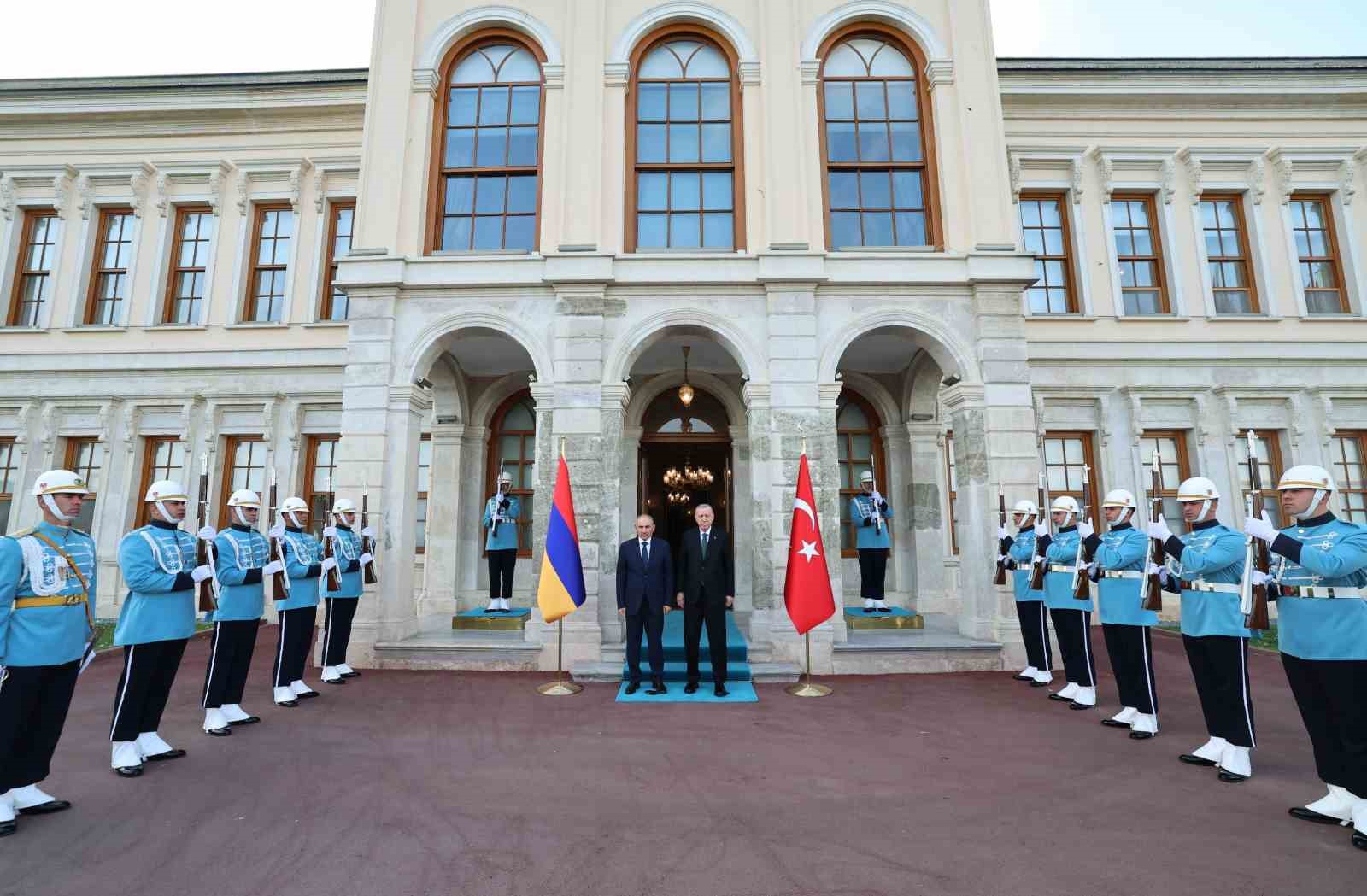 Resmi Karşılama ve Tören