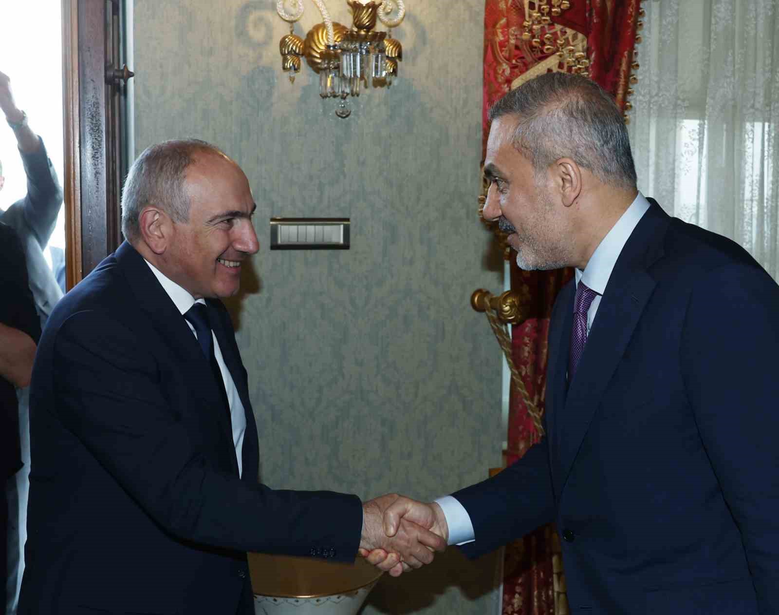 Resmi Karşılama ve Tören