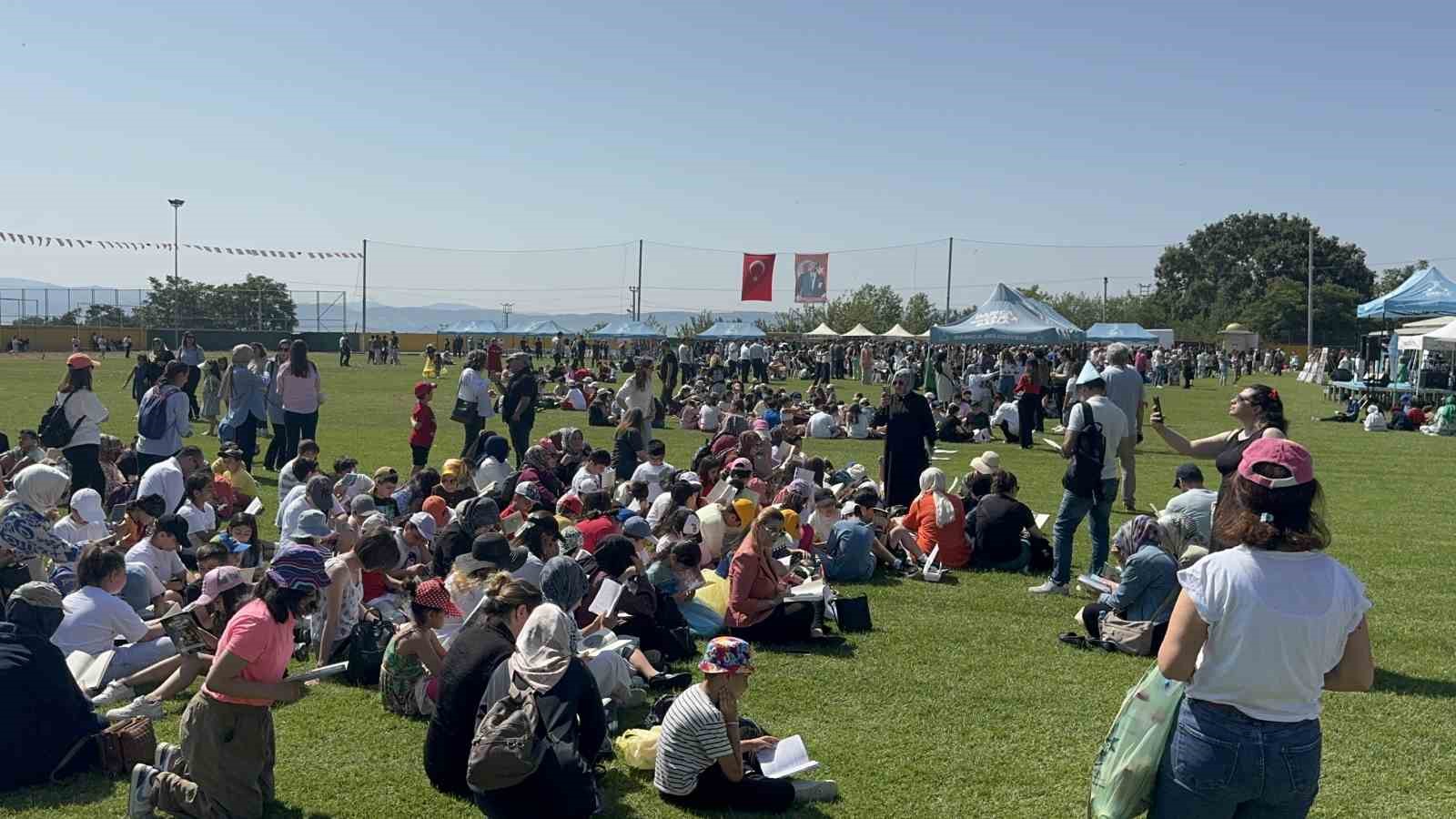 Birlik ve Beraberlik İçinde Kitap Okuma Ruhu