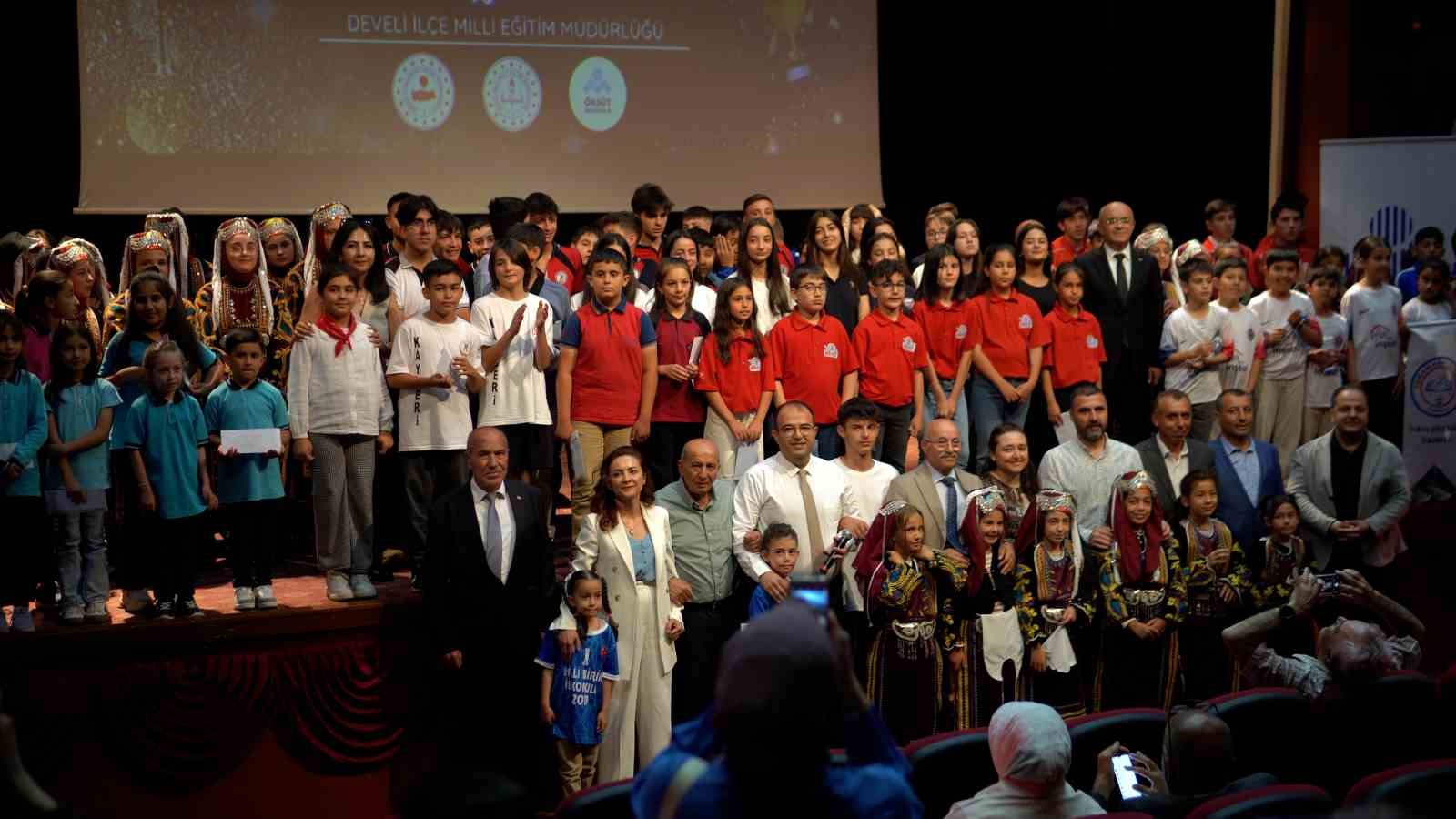 Kayseri’nin Develi ilçesinde hayata geçirilen "Akademik Başarı, Kariyer Planlama, Teknolojik
