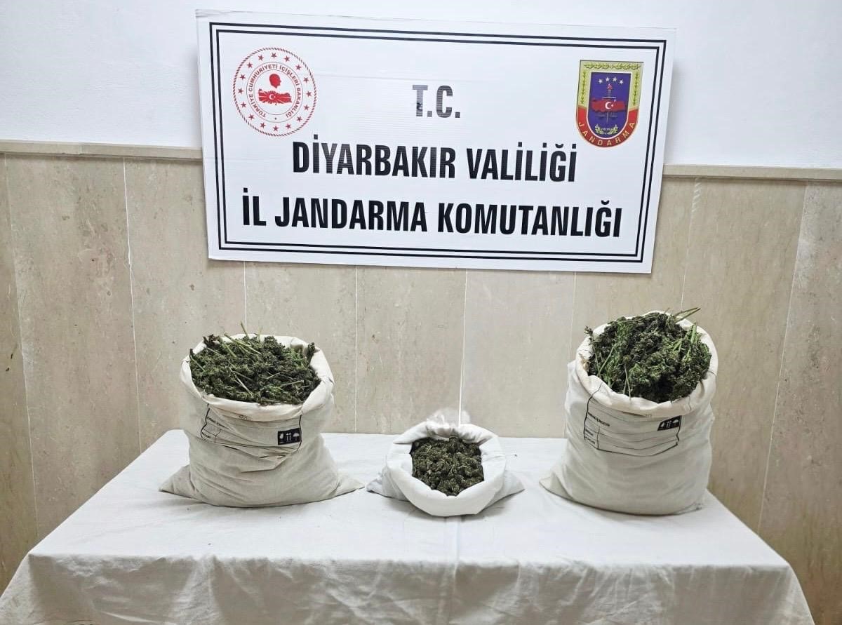 Diyarbakır Hazro ilçesinde gerçekleştirilen uyuşturucu operasyonunun detayları, suç unsurları ve