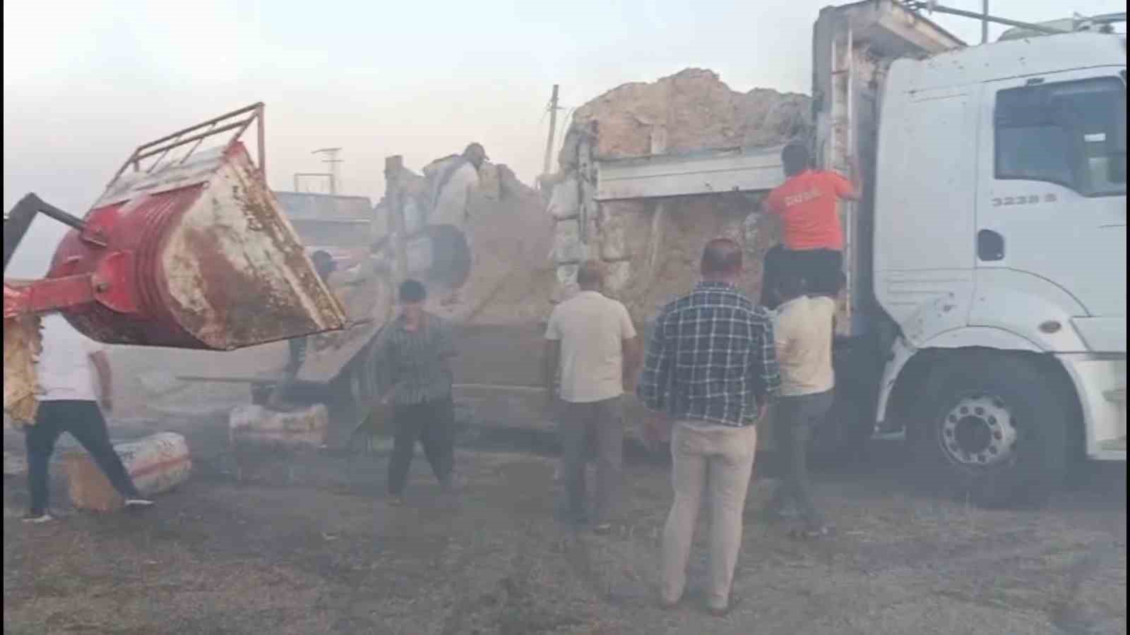 Diyarbakır Silvan'da kamyon yangını ve çevre güvenliği önlemleri hakkında detaylar.
