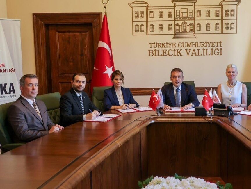 Edebali Havzası Tanıtım ve Karşılama Merkezi projesinin imza töreni düzenlendi.