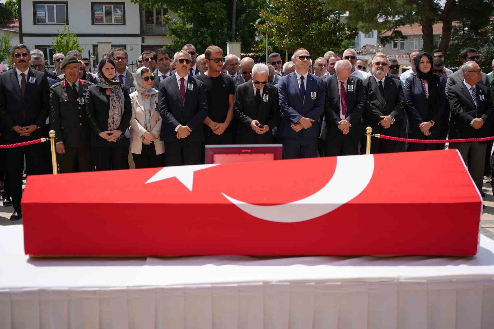 Merhum Erdoğan Beypınar’ın Hayatı ve Hizmetleri