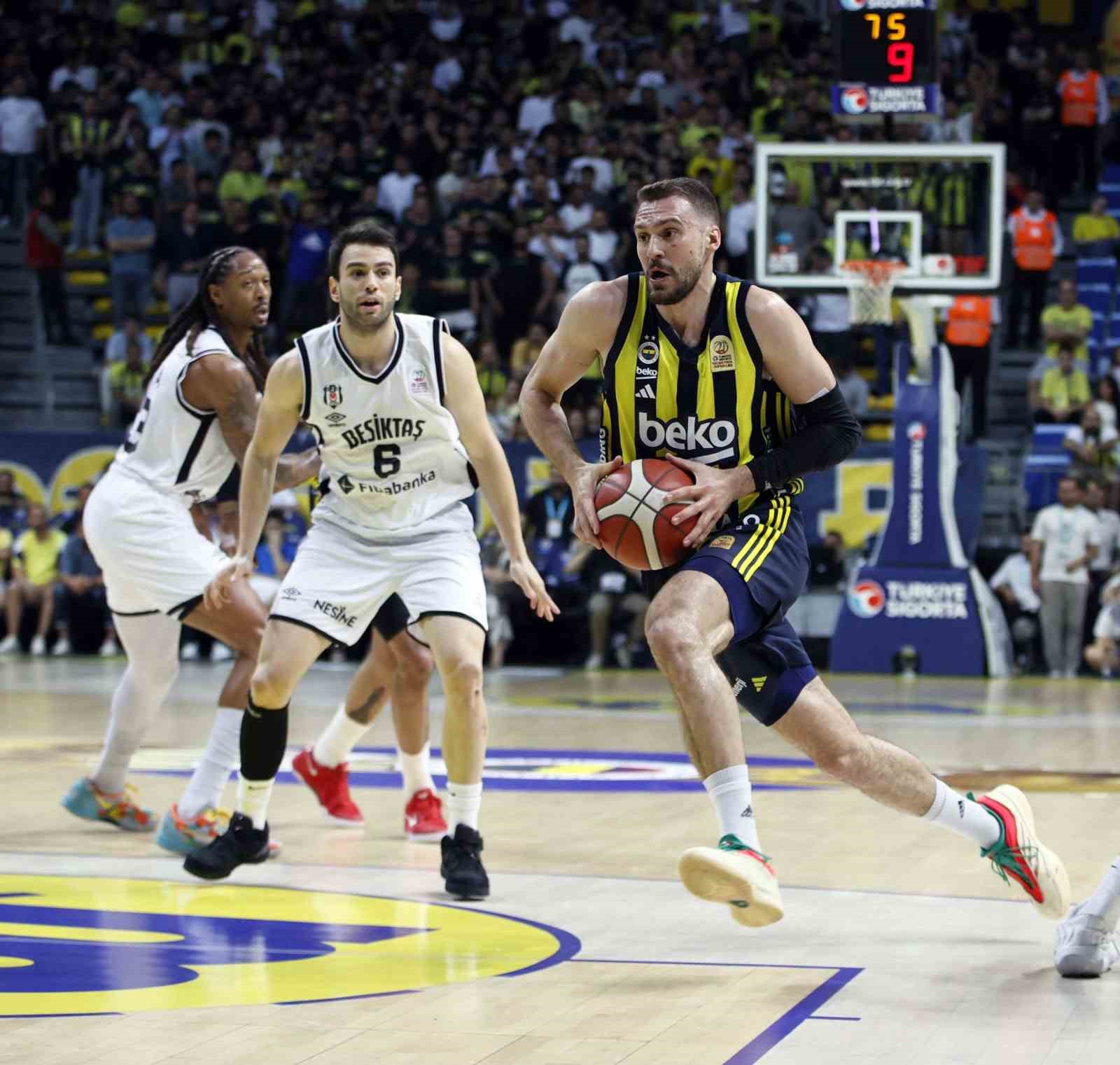 Türkiye Sigorta Basketbol Süper Ligi Play-Off Final Serisinin İlk Maçı Rekorlarla Dolup Taştı