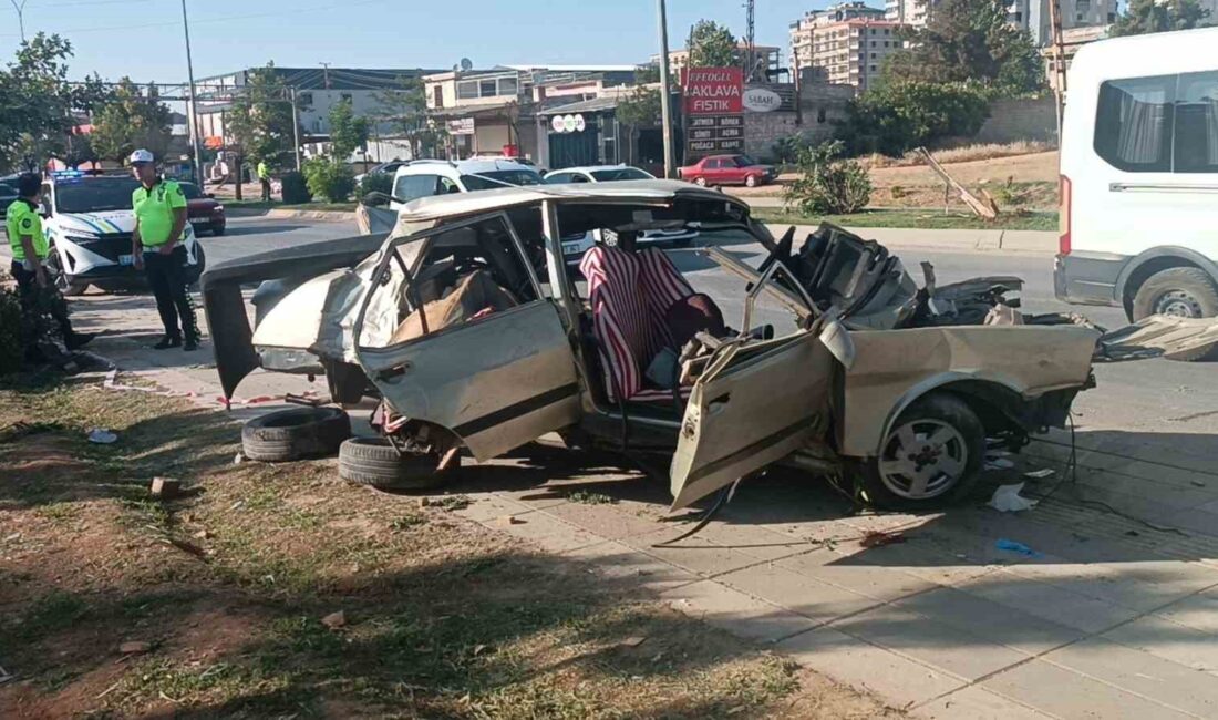 Gaziantep'te kontrolden çıkan otomobil ile işçi servislerinin çarpışması sonucu meydana