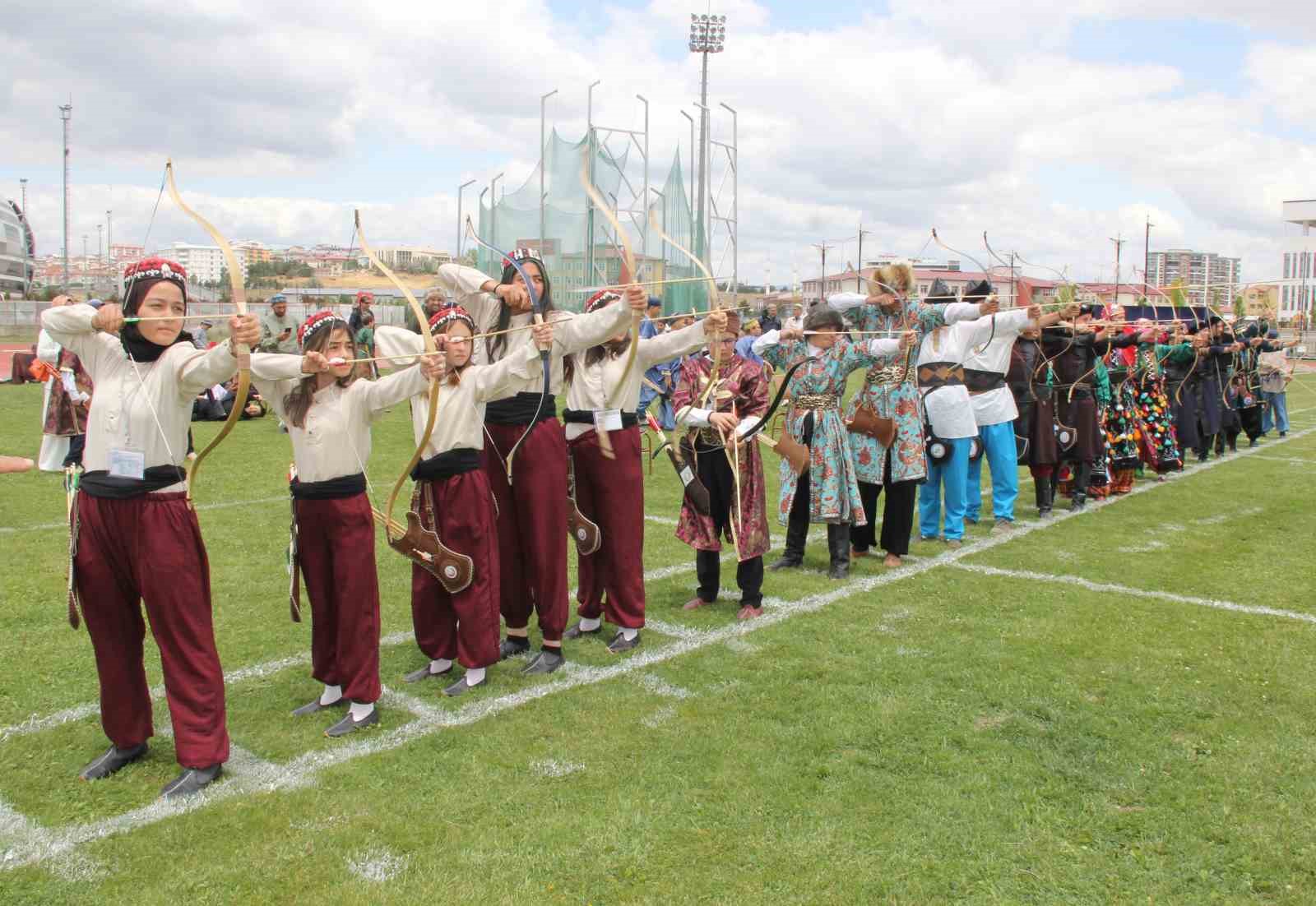 Geleneksel Türk Okçuluğu Türkiye Şampiyonası Sivas'ta Başladı