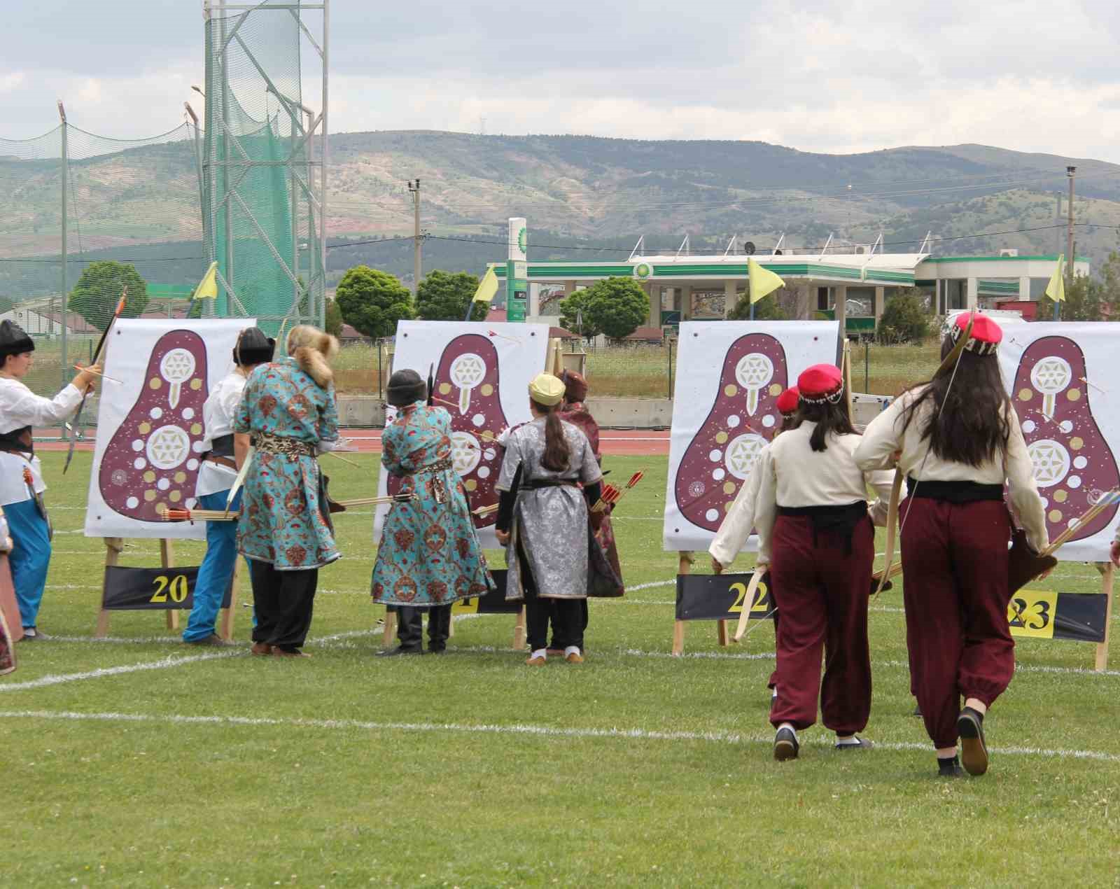 Geleneksel Türk Okçuluğu Türkiye Şampiyonası Sivas'ta Başladı