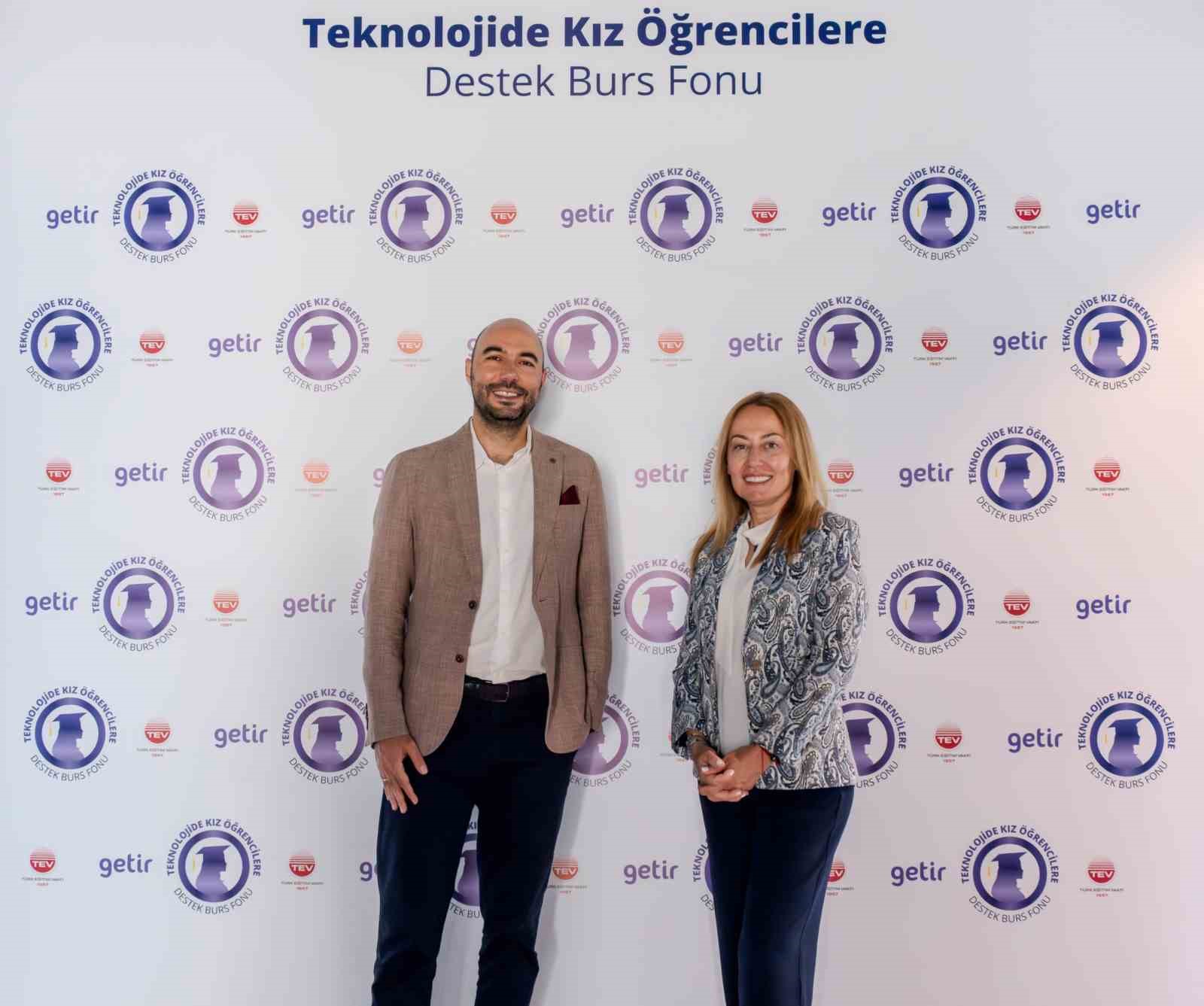 Geleceğin Kadın Liderlerini Destekleyen Vizyon