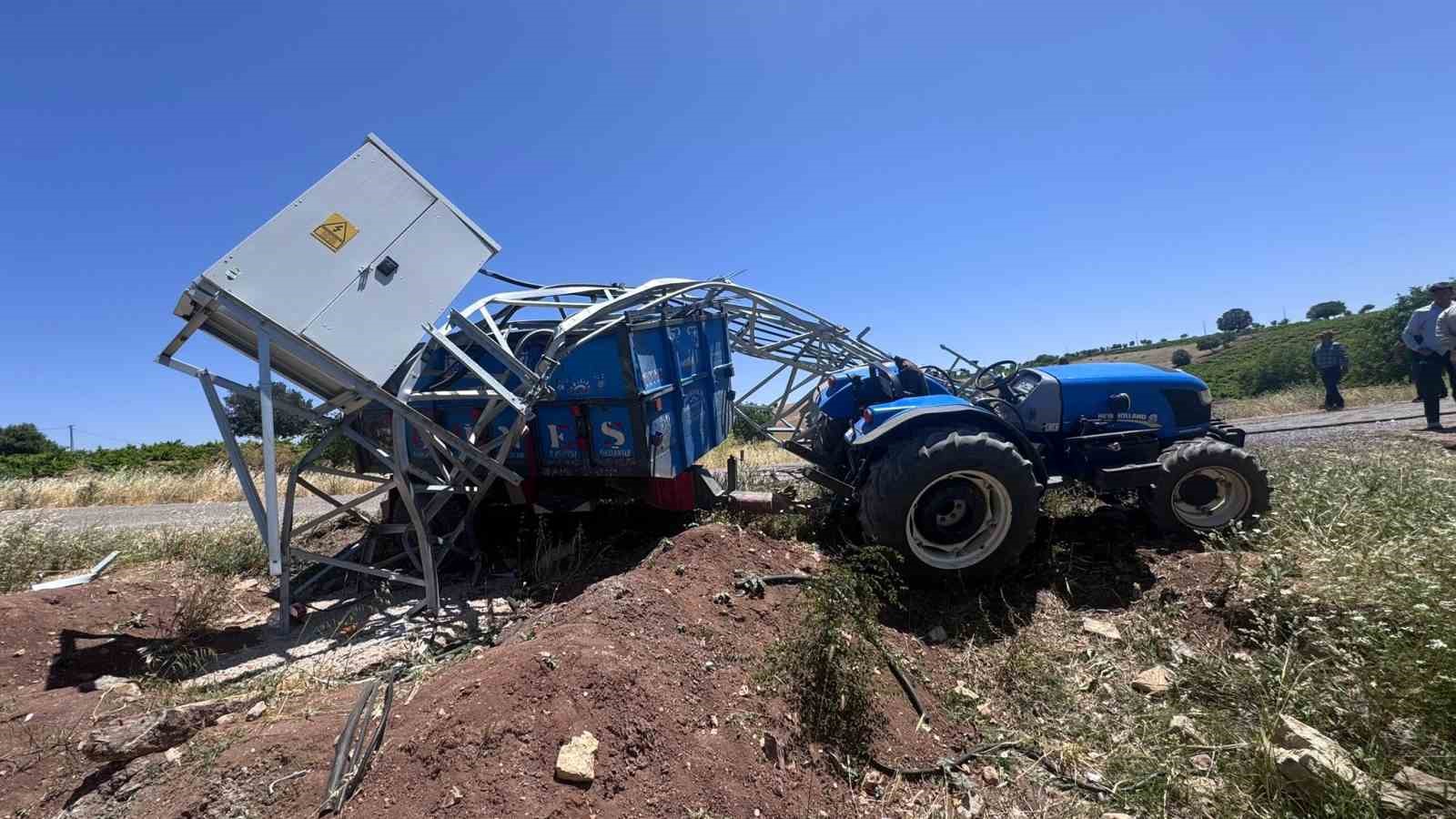 Gölbaşı'nda traktör elektrik trafosuna çarptı, 2 kişi yaralandı. Olayın detayları