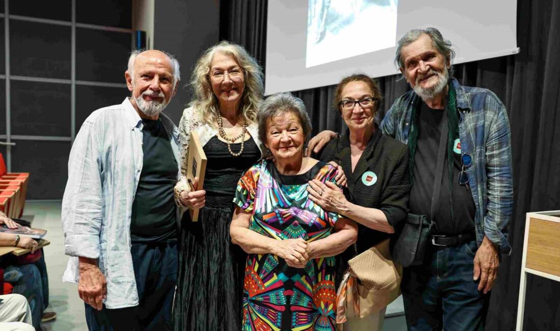 Gülnur Sözmen'in sanayi ve belgesel fotoğrafçılığındaki 40 yıllık serüvenine tanıklık