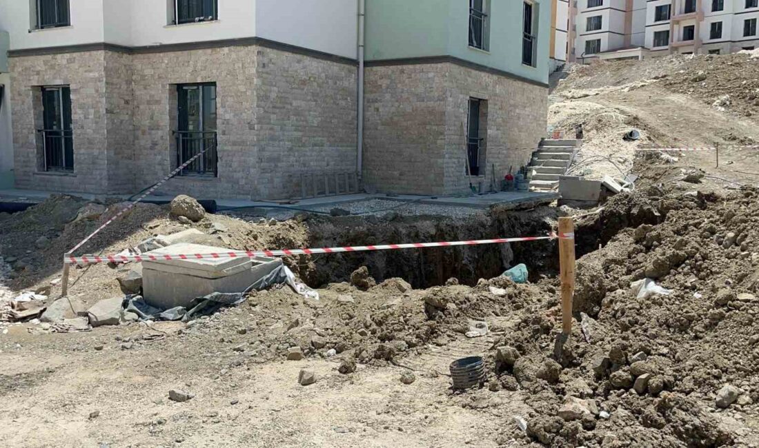Hatay'da atık su altyapısı çalışmaları sırasında oluşan göçük ve sonuçları