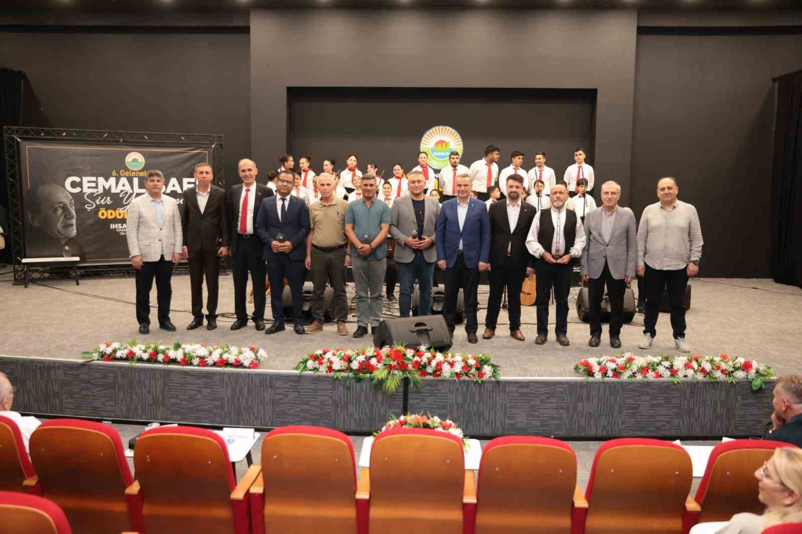 Türk Edebiyatına Yeni Bir Soluk: Cemal Safi Şiir Yarışması