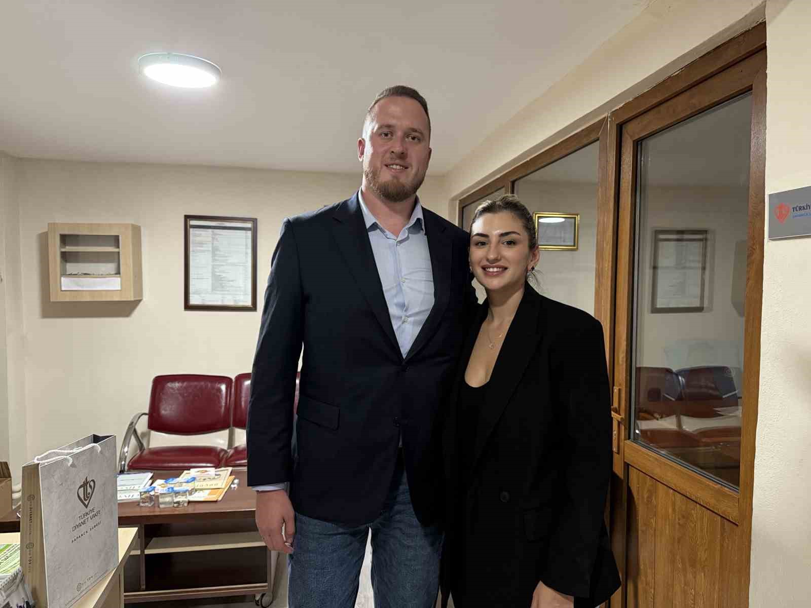 ingiliz simon sevdigi kadin icin musluman oldu yeni adi sinan s8nH5y91