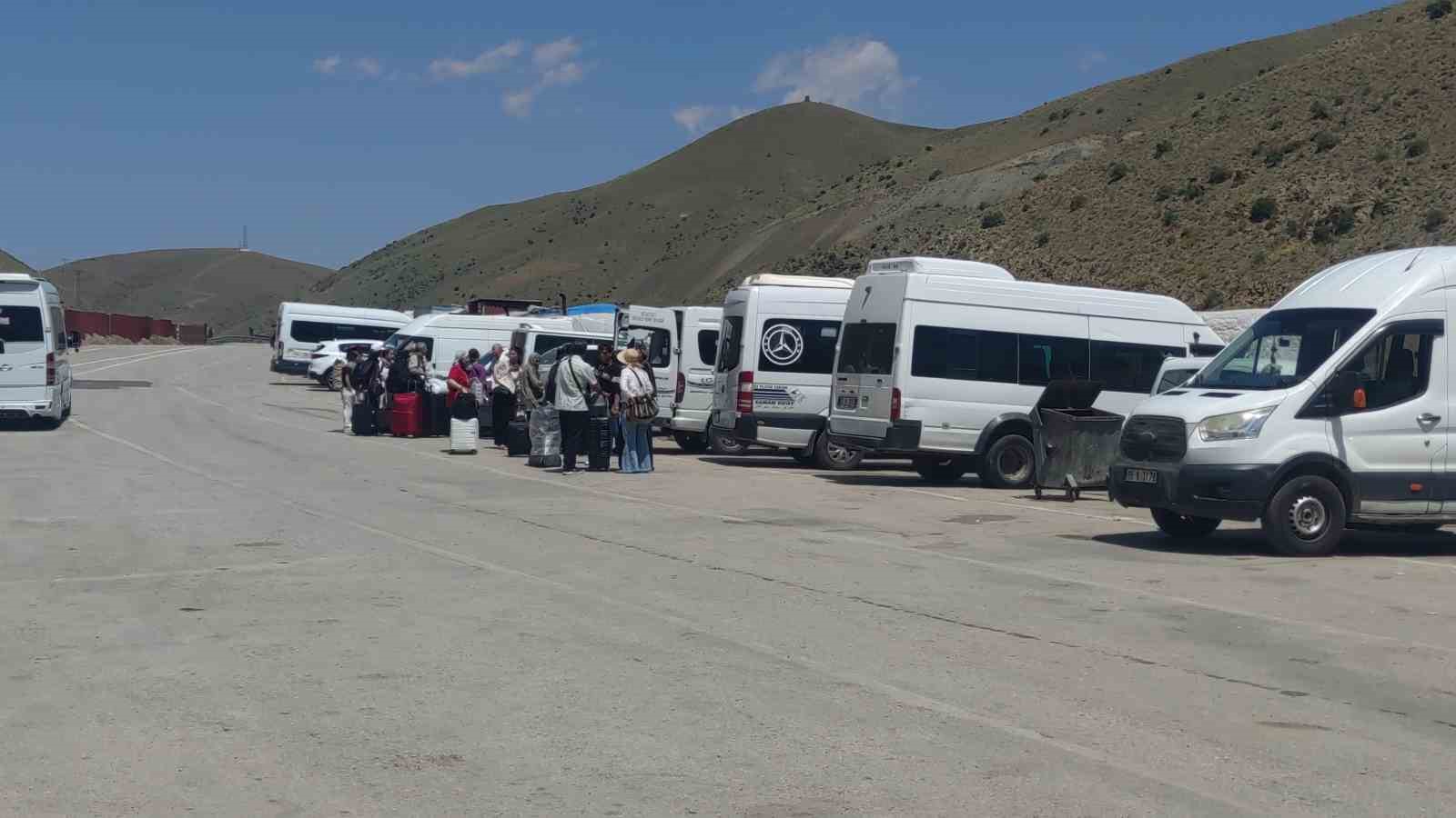 İran'da Artan Gerilim ve Umman'ın Vatandaşlarını Tahliye Çalışmaları