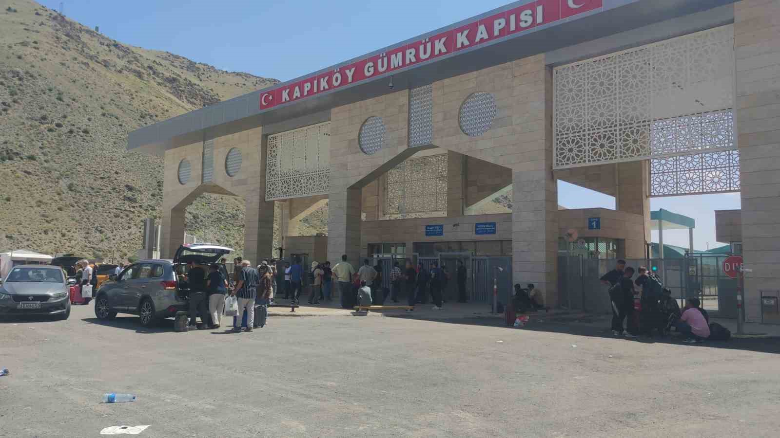 İran'da Artan Gerilim ve Umman'ın Vatandaşlarını Tahliye Çalışmaları