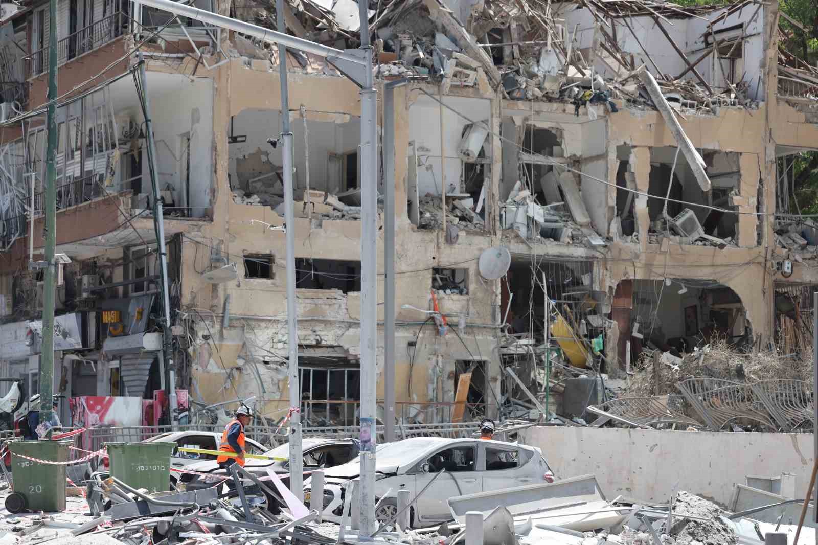 İran’dan İsrail’e Balistik Füze Saldırısı: 65 Yaralı