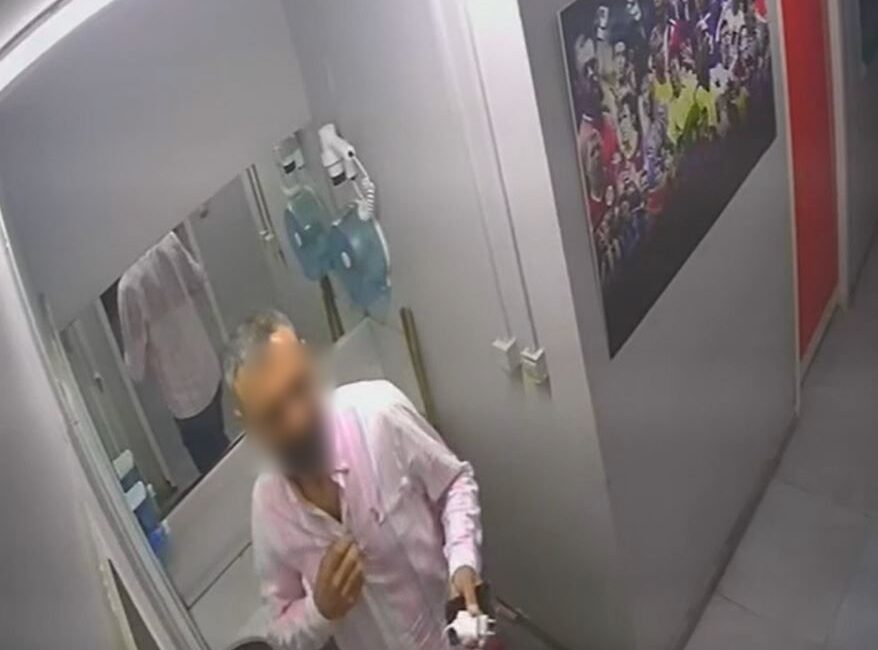 İstanbul Arnavutköy'de cep telefonu hırsızlığı güvenlik kameralarına yansıdı. Detaylar ve