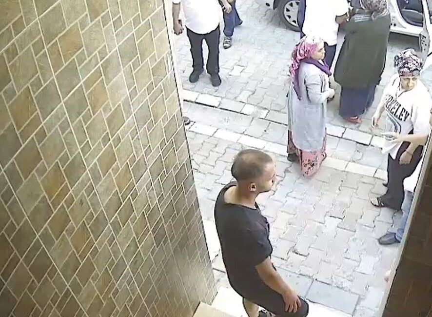 İstanbul Esenyurt'ta apartman kavgası güvenlik kameralarına yansıdı. Olayın detayları ve