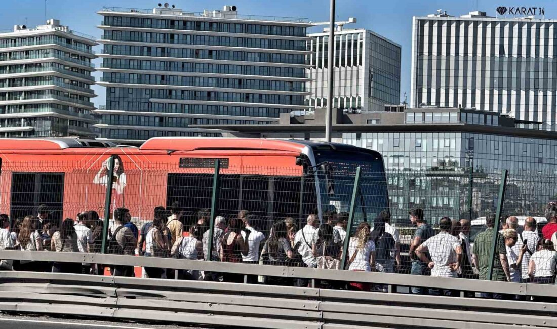 İstanbul Sefaköy Metrobüs Durağında lastik yangını paniği yaşandı. Olayın detayları