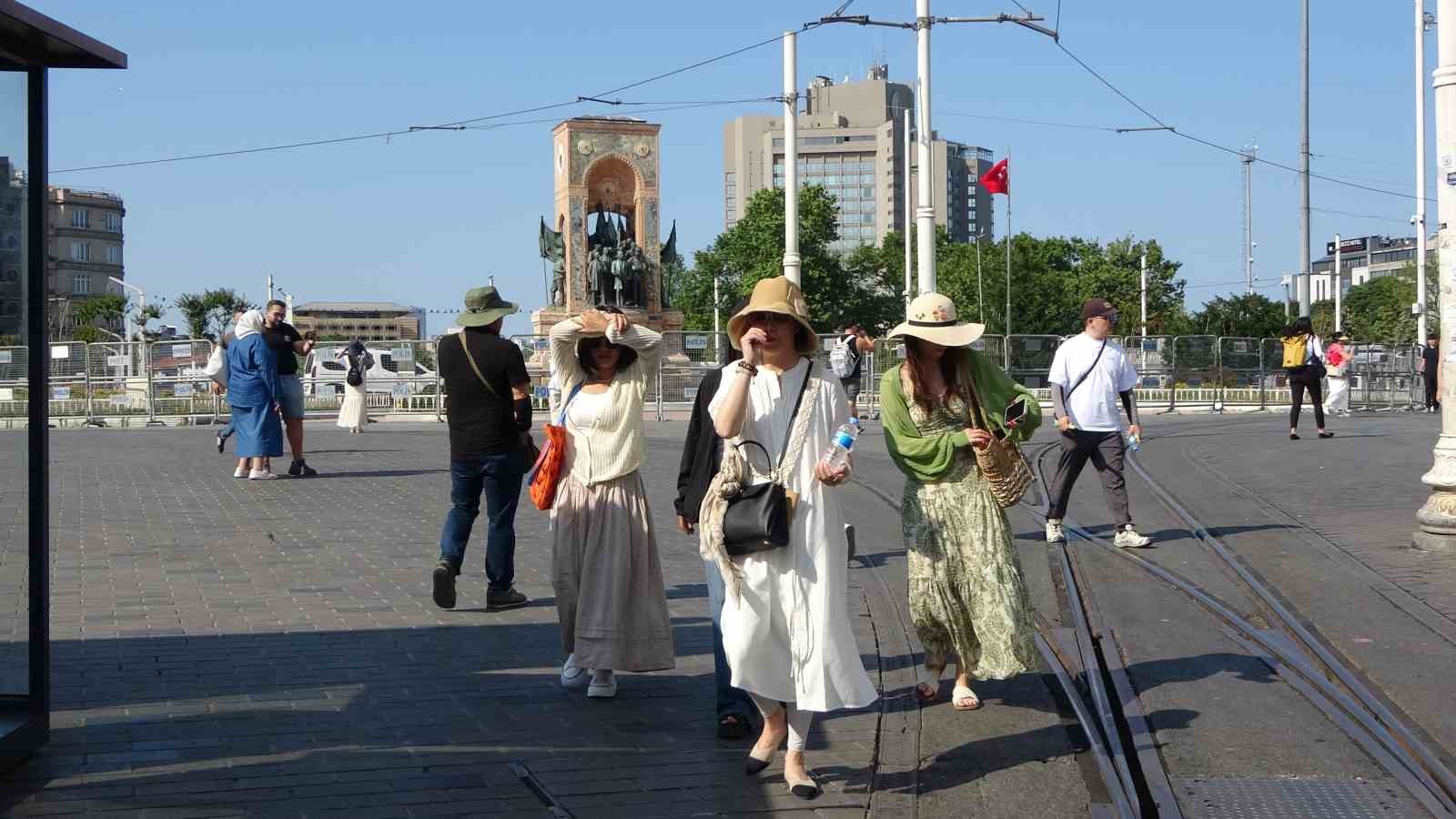 Turistlerin Durumu ve Rehberlerin Önlemleri