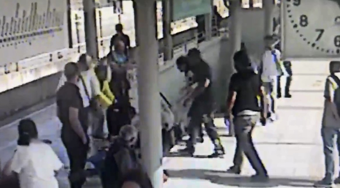 izmir mendereste tren guvenligi ve siddet olaylari O5uIXrMH