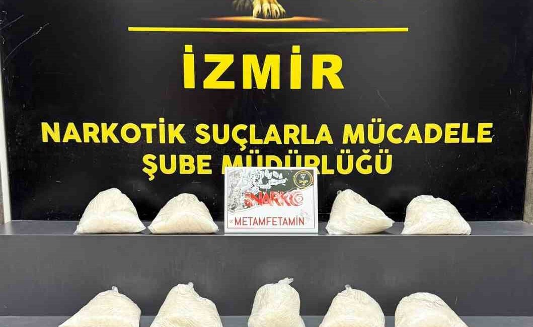 İzmir Menemen'de gerçekleştirilen uyuşturucu operasyonu ve gözaltılar hakkında detaylar, son