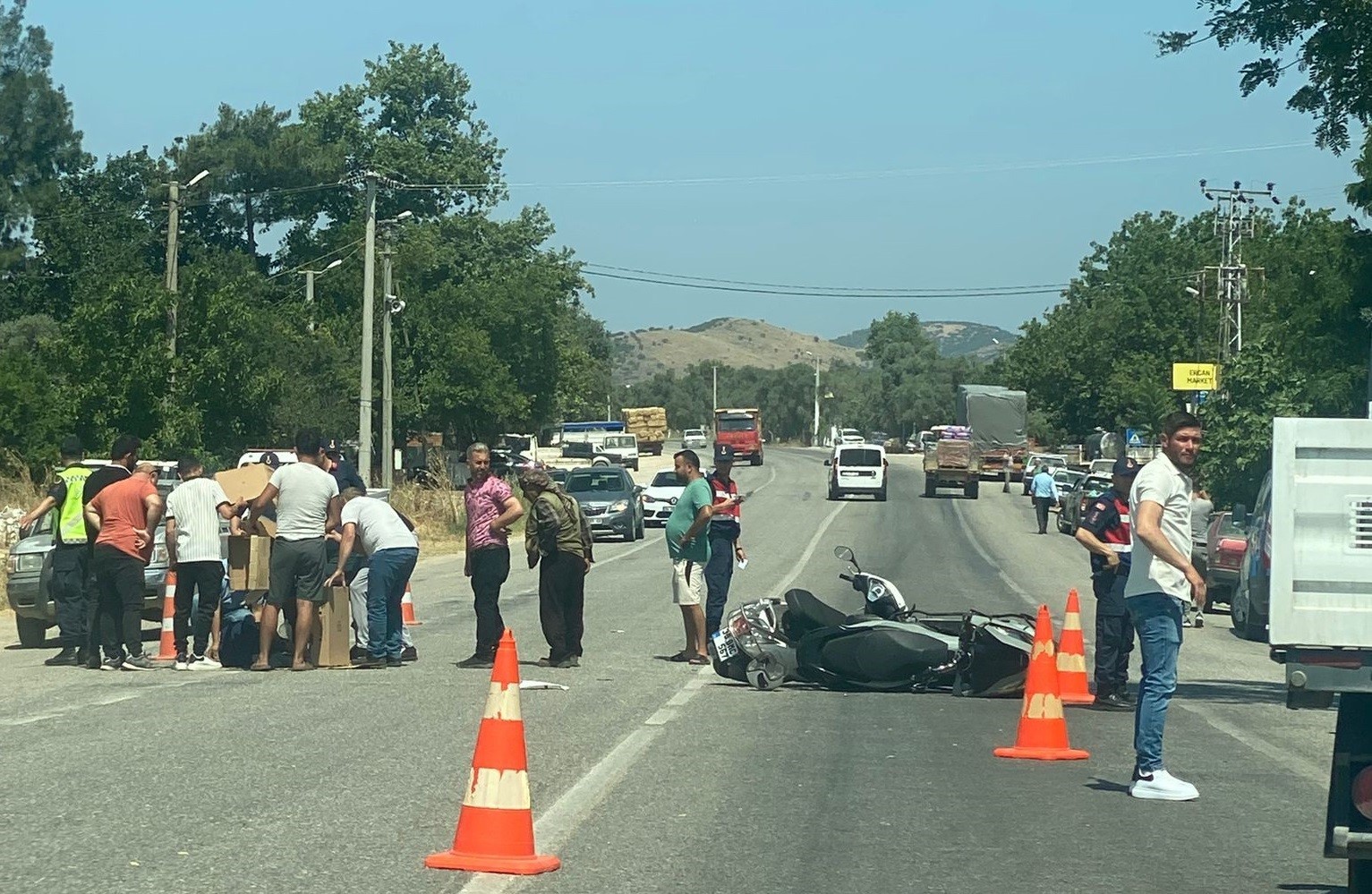 İzmir’in Tire ilçesinde meydana gelen ve 3 kişinin yaralandığı motosiklet kazası