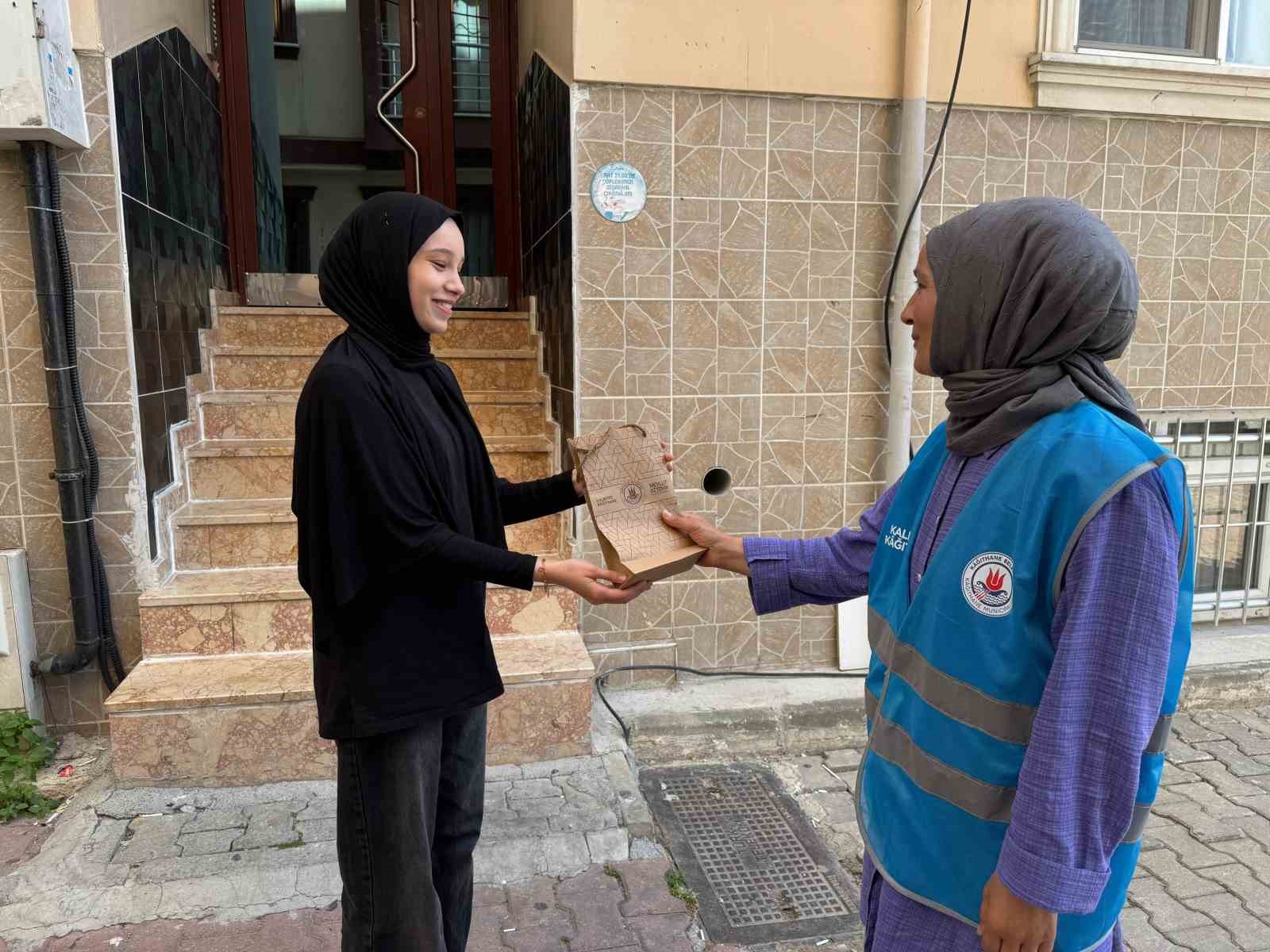 Öğrencilere Hediye Paketleri ve Moral Ziyaretleri