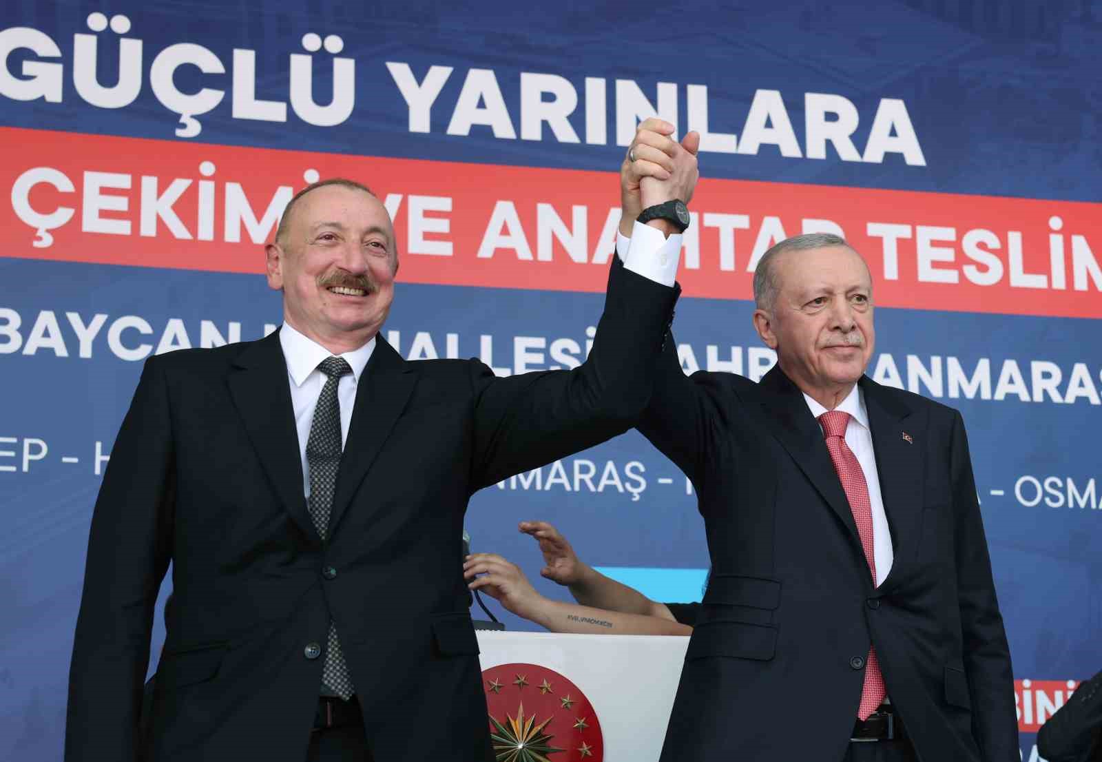 Deprem Sonrası Halkın Yüreklerini Isıtan İşbirliği ve Dayanışma