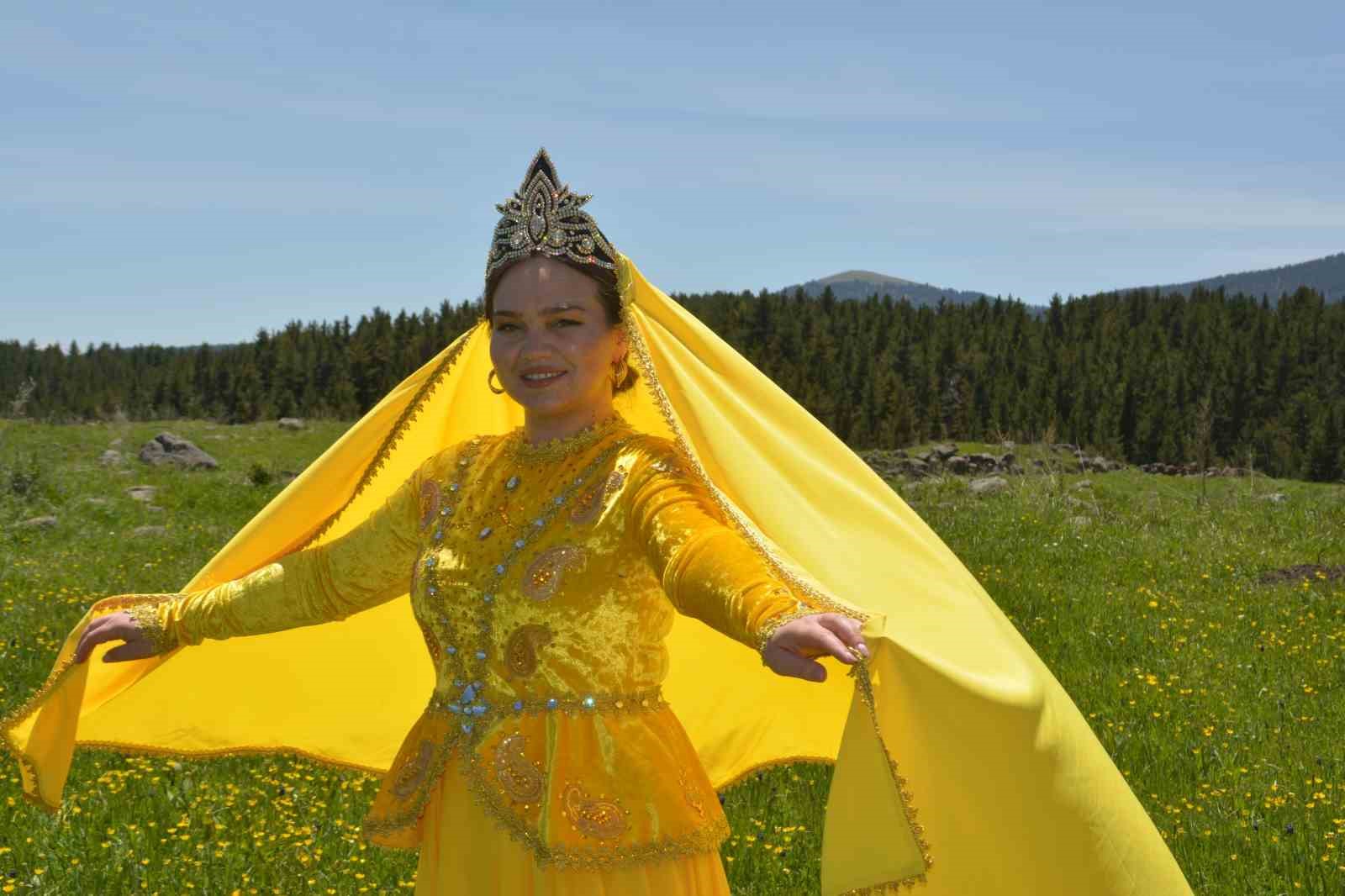 Kars’ta Renkli Çiçek Tarlaları ve Kafkas Rüzgarı