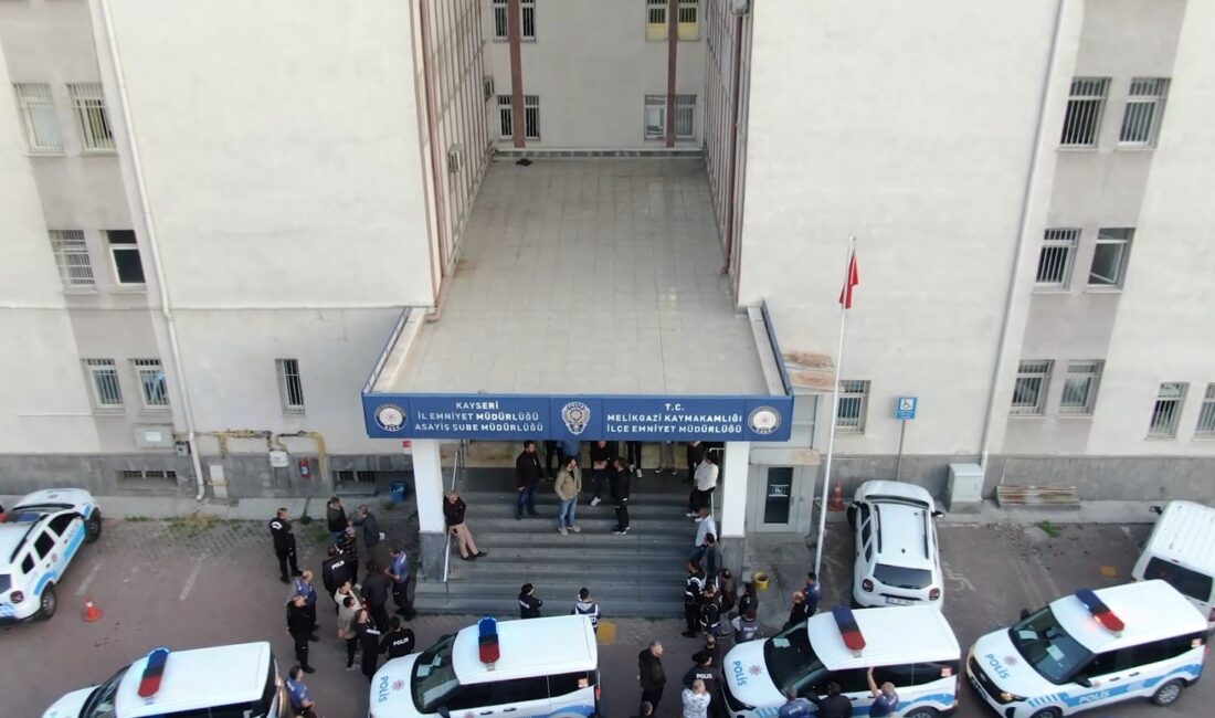 Kayseri'de düzenlenen büyük operasyonda 23 şüpheli yakalandı. Güvenlik güçleri suçlulara