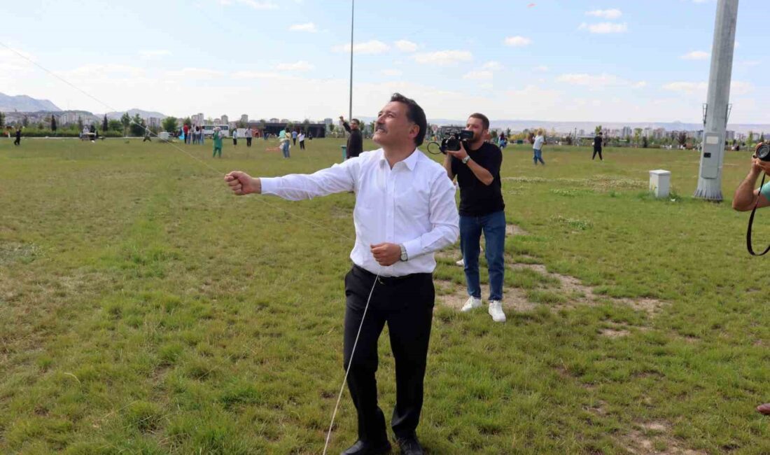 Kayseri’de gerçekleşen Uçurtma Şenliği ve bağımlılıkla mücadele mesajlarıyla dolu etkinlik