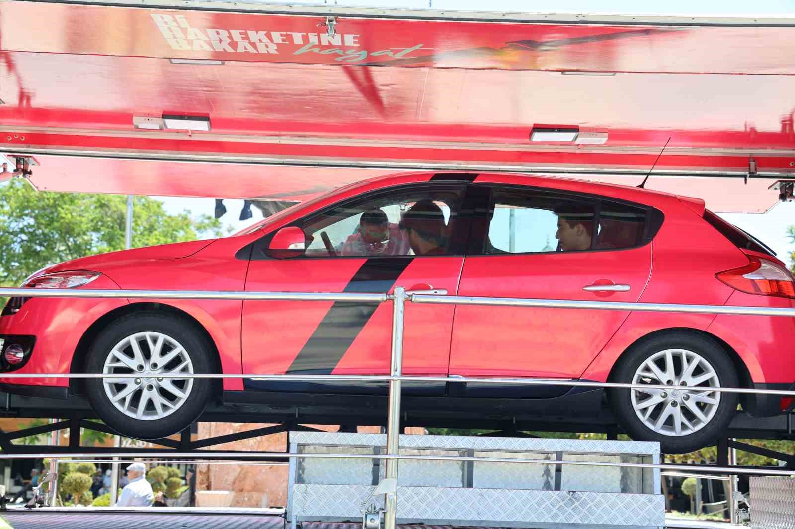 Kırşehir’de emniyet kemeri bilincini güçlendiren simülasyon deneyimiyle güvenliğinizi artırın ve