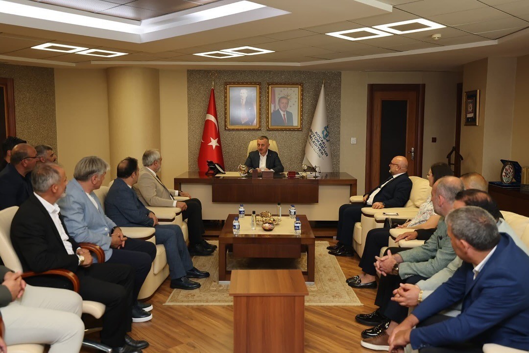kocaeli buyuksehir belediye baskani tahir buyukakin ve kaskf baskani murat aydindan isbirligi ve destek