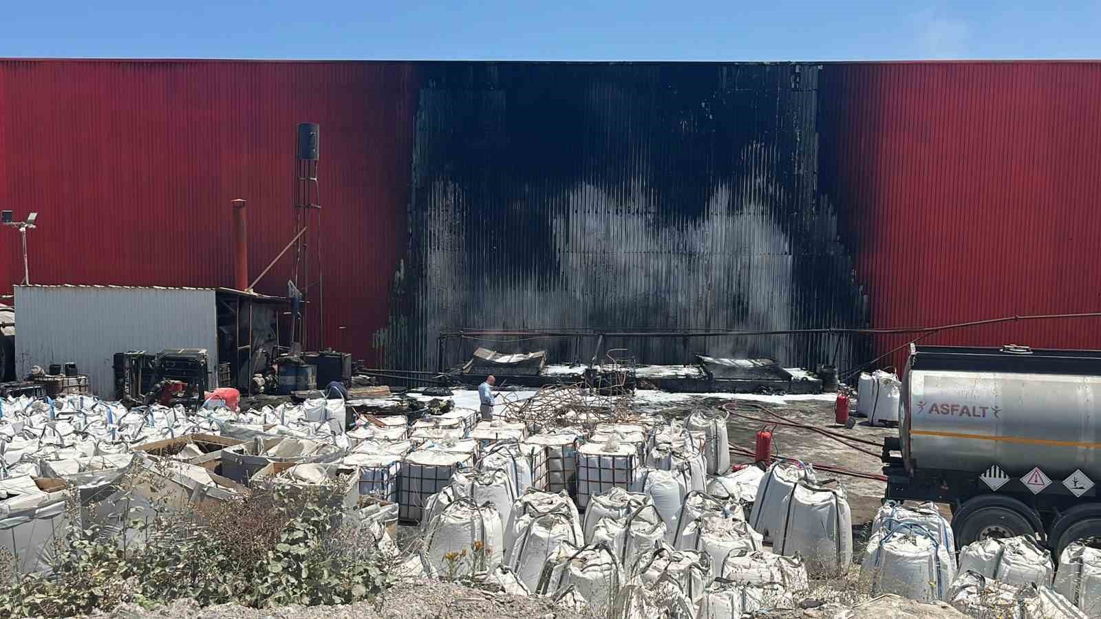 kocaeli gebzedeki asfalt fabrikasinda yangin olayi ve detaylari MrRBgUkT