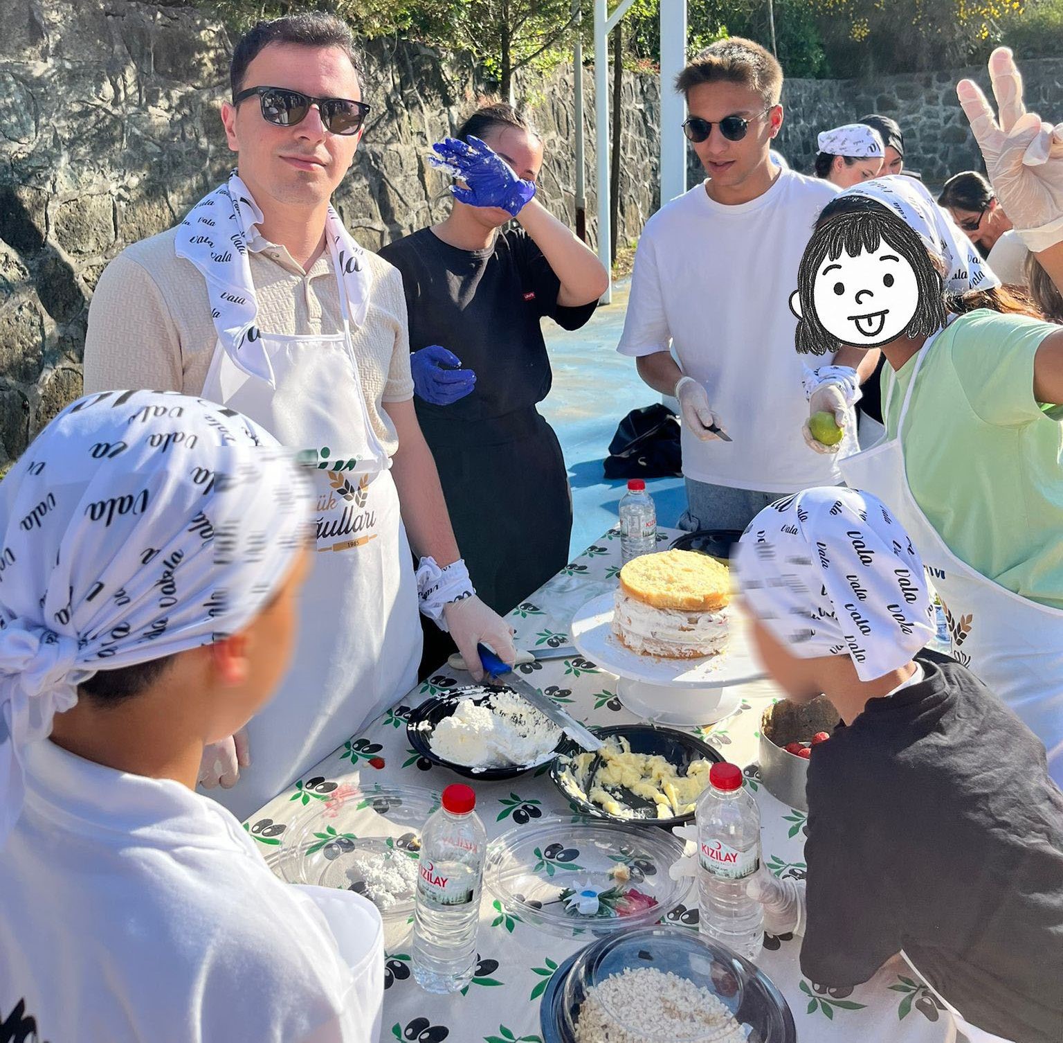 Göz Kamaştıran Pasta Şenliği: Çocuklar ve Öğrencilerin Birlikte Eğlencesi