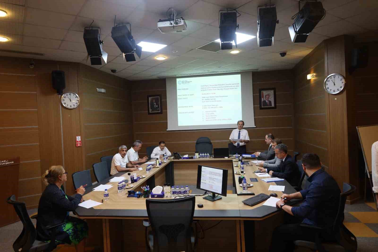 Kocaeli’de Tarihi Geçmiş Ürün Satan Marketlere ve Kural İhlali Yapan Şoförlere Ceza Kesildi