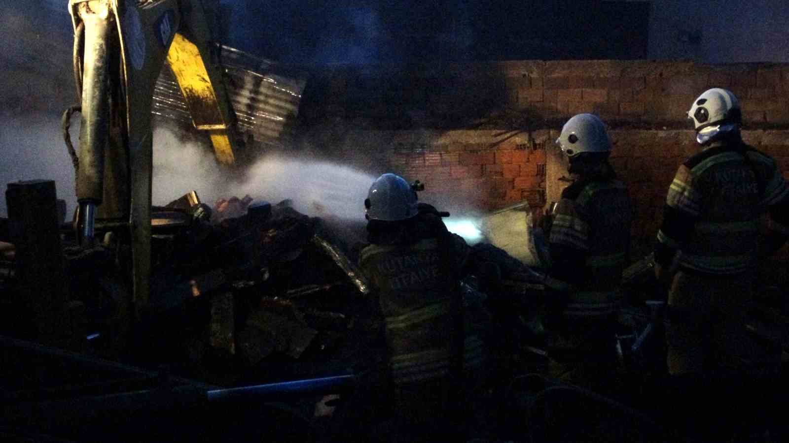 İtfaiye Çalışmaları ve Yangının Kontrol Altına Alınması