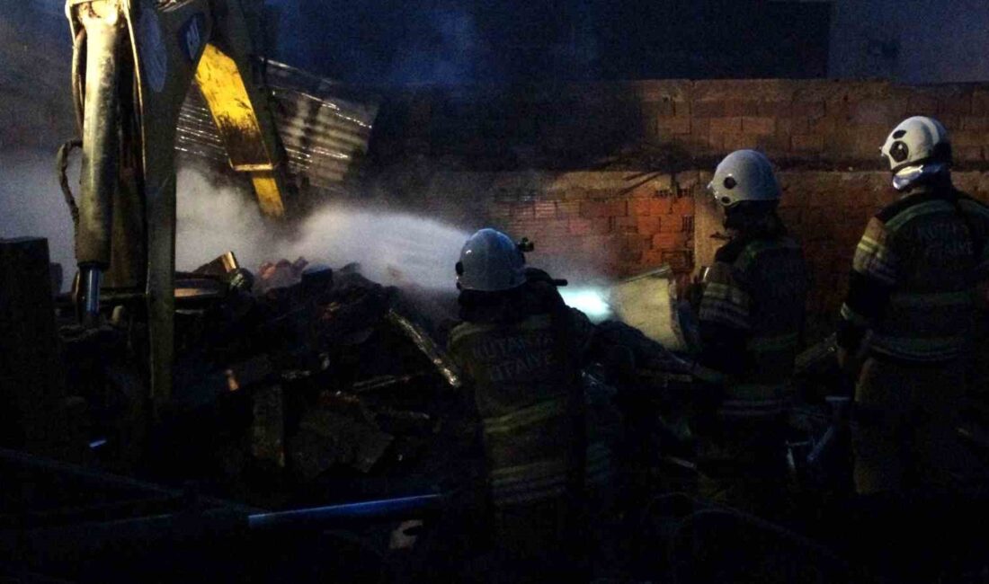 Kütahya Keresteciler Sitesi'nde çıkan yangının detayları, olayın nedenleri ve gelişimi