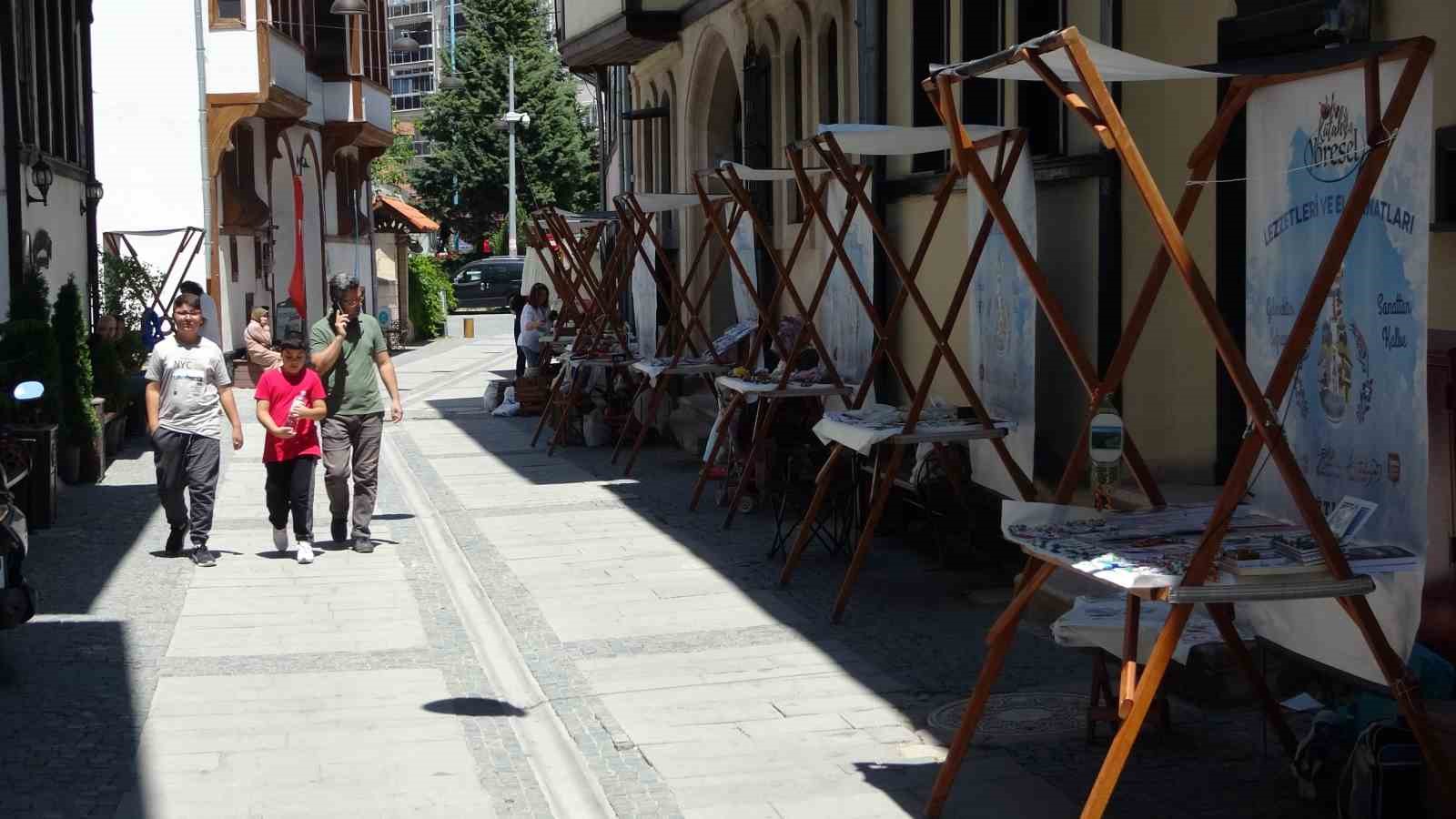 kutahyanin tarihi yerlerinden germiyan sokakta cini sanati tekrar canlaniyor 1 8ny34Ske