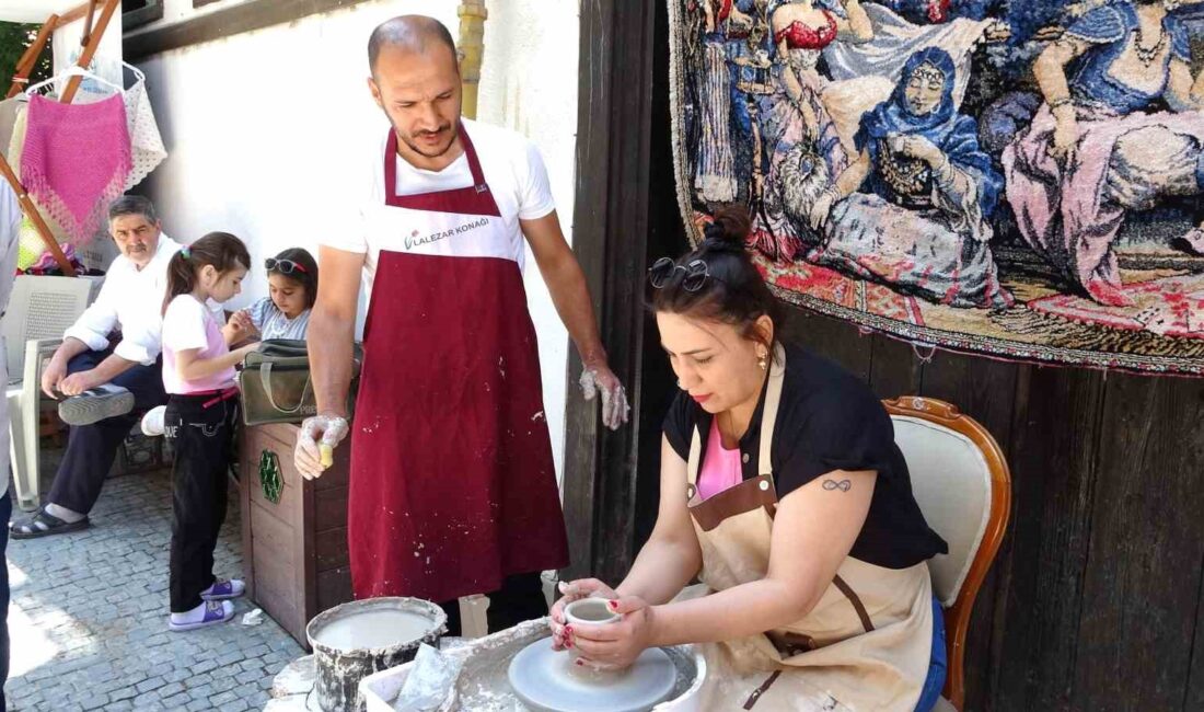 Kütahya’nın tarihi yerlerinden Germiyan Sokak’ta çini sanatı tekrar canlanıyor Kütahya’nın tarihi yerlerinden 230 yıllık geçmişe sahip Germiyan Sokağı, çini