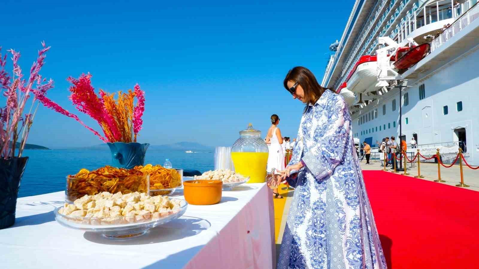 Malta Bayraklı Kruvaziyer Gemisi Bodrum’a Demir Attı