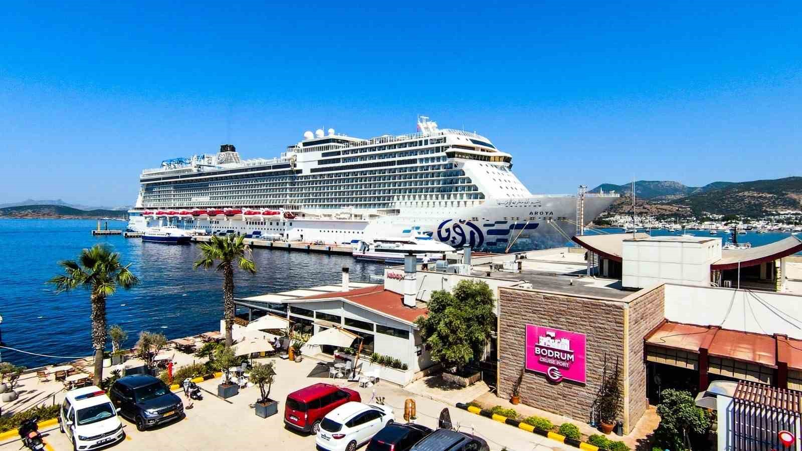 Malta Bayraklı Kruvaziyer Gemisi Bodrum’a Demir Attı
