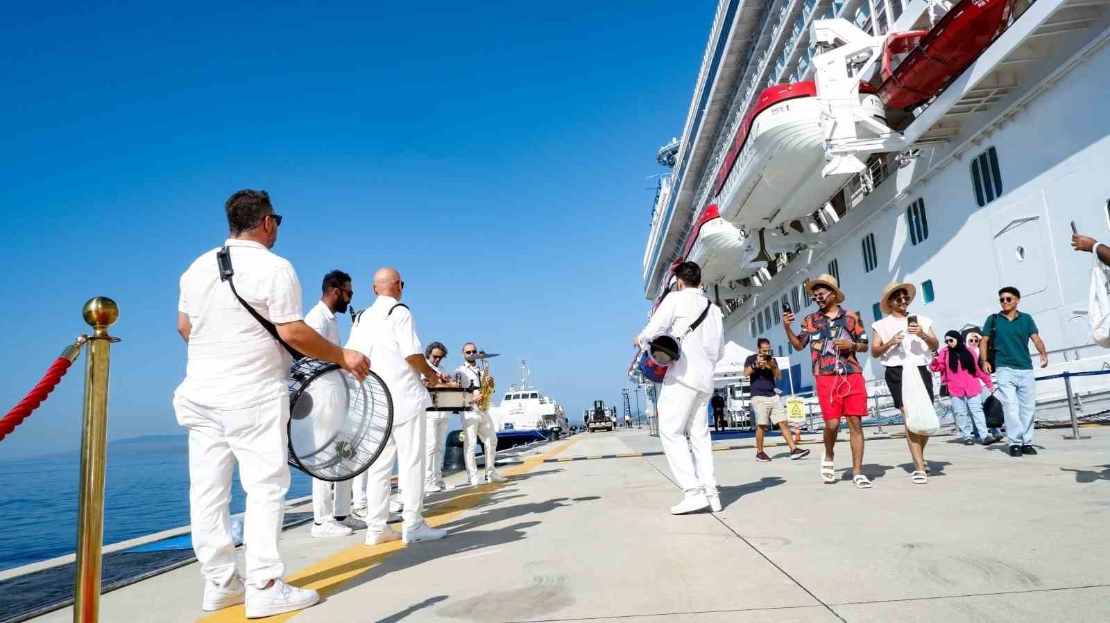 Malta Bayraklı Kruvaziyer Gemisi Bodrum’a Demir Attı